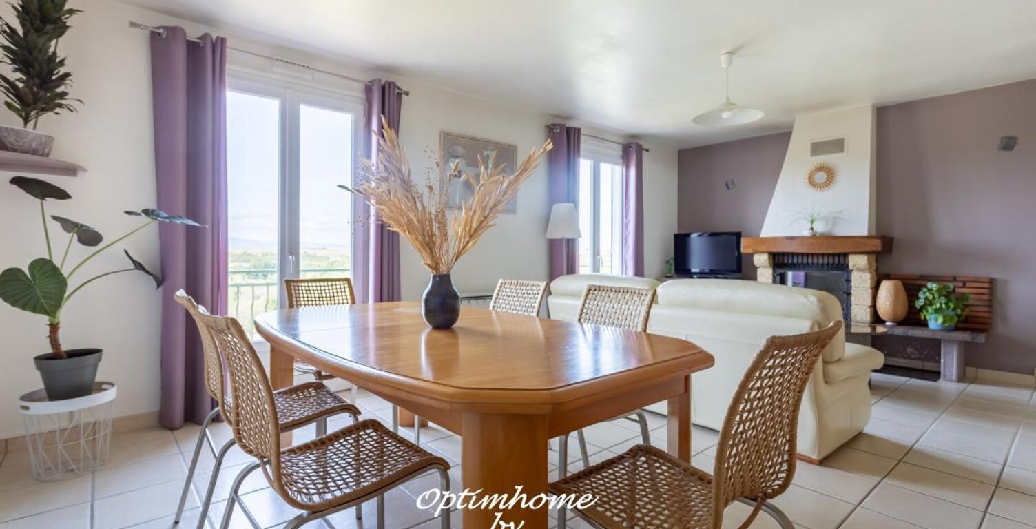 Maison à vendre 5 pièces - 4 chambres DALLET (63) – Vue exceptionnelle sur la chaîne des Puys — photo 1
