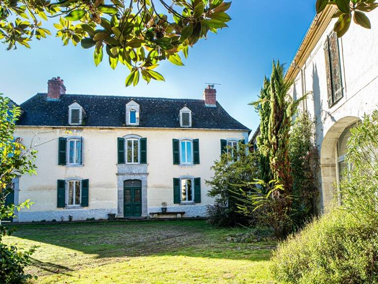 (64 800) - LAGOS - INVESTISSEUR - MAISON BEARNAISE - 6 PIECES - 4 CHAMBRES - 194 m2 - PARCELLE 558 m2 - JARDIN PLAT ET CLOS — photo 1