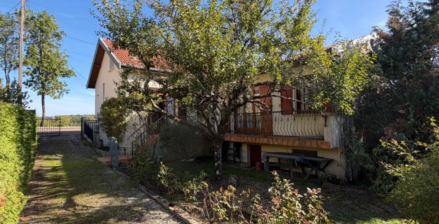 MAISON 2 CHAMBRES AVEC DOUBLE GARAGE ET JARDIN — photo 1