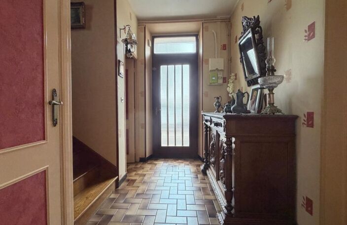 MAISON 2 CHAMBRES AVEC DOUBLE GARAGE ET JARDIN — photo 3