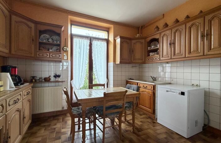 MAISON 2 CHAMBRES AVEC DOUBLE GARAGE ET JARDIN — photo 4