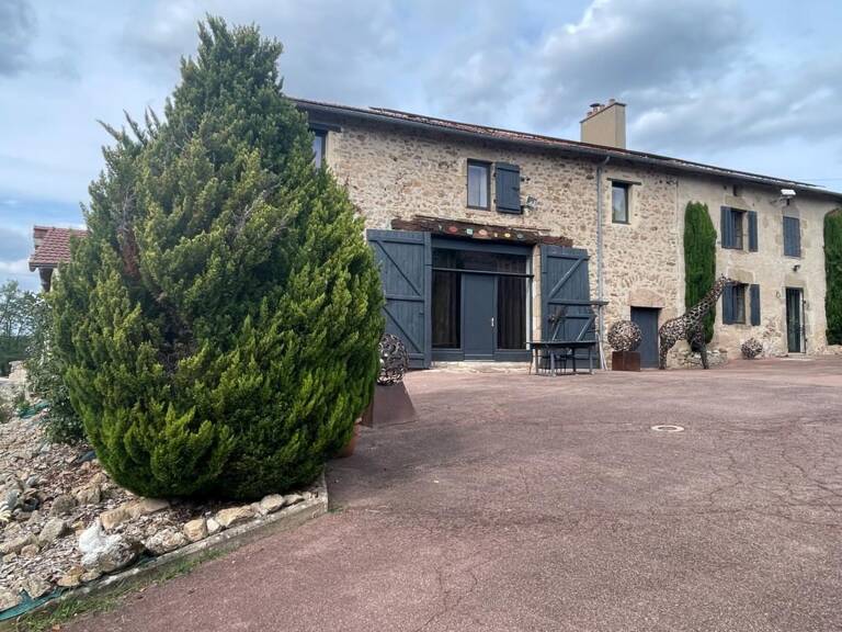 Corps de ferme rénové de 320 m2 habitables avec dépendances et terrain — photo 1