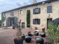 Corps de ferme rénové de 320 m2 habitables avec dépendances et terrain — photo 2