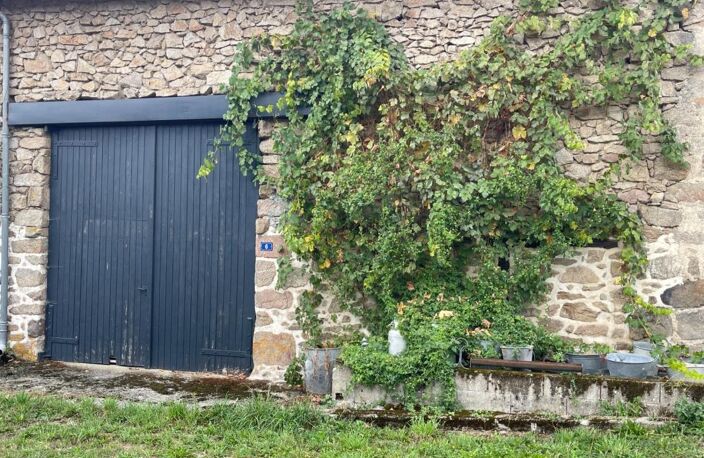 Corps de ferme rénové de 320 m2 habitables avec dépendances et terrain — photo 3