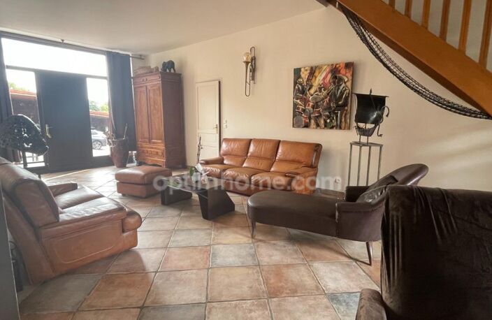 Corps de ferme rénové de 320 m2 habitables avec dépendances et terrain — photo 4