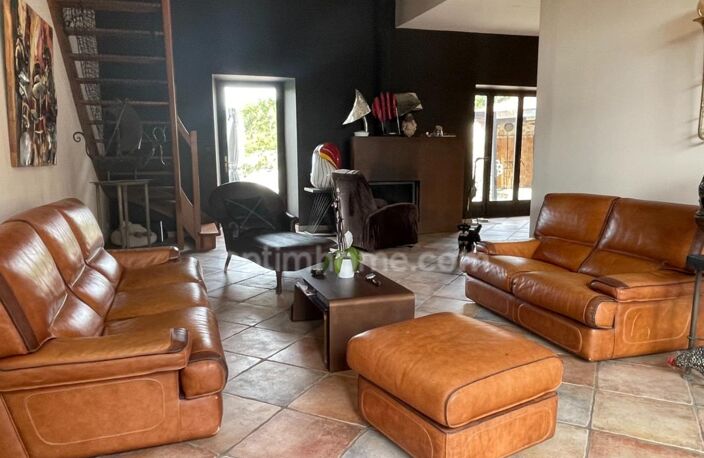 Corps de ferme rénové de 320 m2 habitables avec dépendances et terrain — photo 5