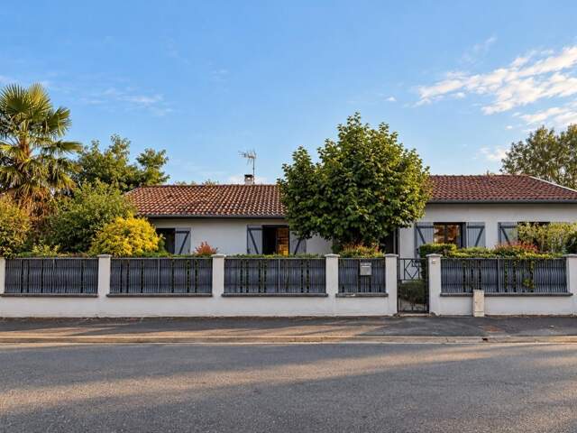 PAVILLON INDIVIDUEL DE PLAIN PIED - 3 CHAMBRES & 1 BUREAU — photo du bien