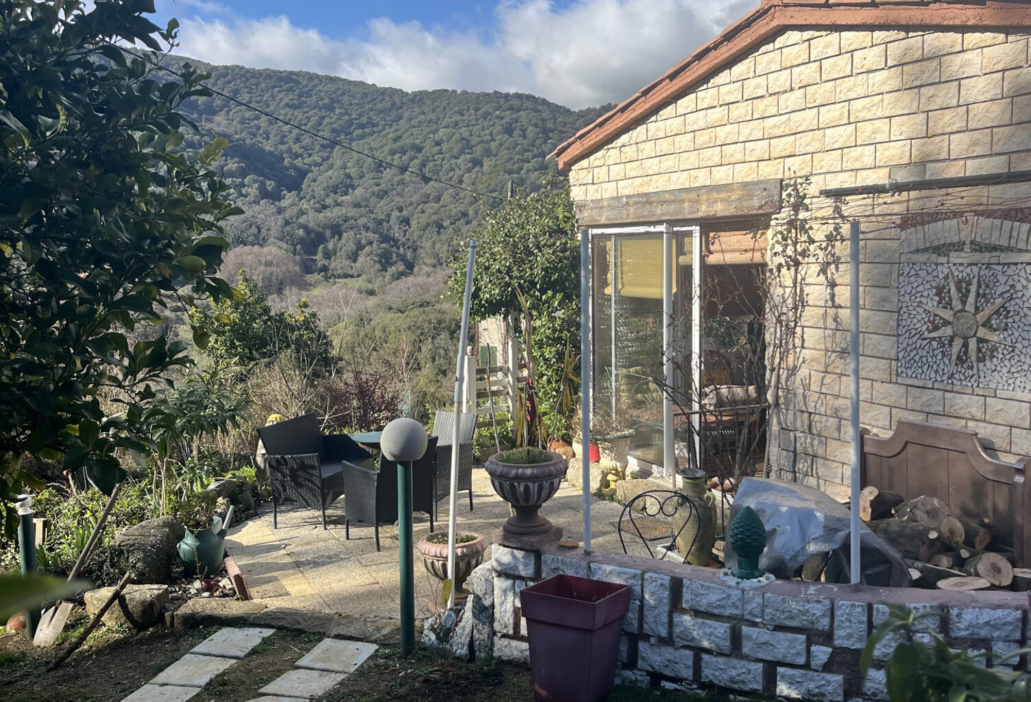 Maison F3 de plain-pied - Terrain de 1800m2  constructible - — photo 1