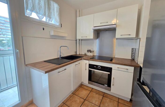 À LOUER – SPACIEUX T3 MEUBLÉ DE 74 M² À VERT-BOCAGE — photo 2