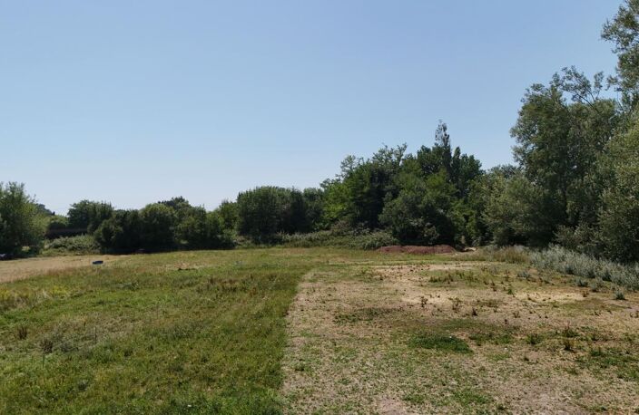 TERRAIN CONSTRUCTIBLE 3000M² SALON DE PROVENCE — photo 3