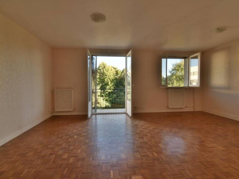 Appartement T3 avec balcon, garage, place de stationnement et cave — photo 1