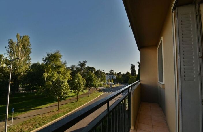 Appartement T3 avec balcon, garage, place de stationnement et cave — photo 2
