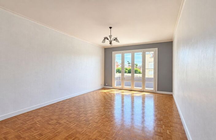Appartement T4 82 m² – 3 chambres, balcon, garage et parking – Onet-le-Château — photo 2