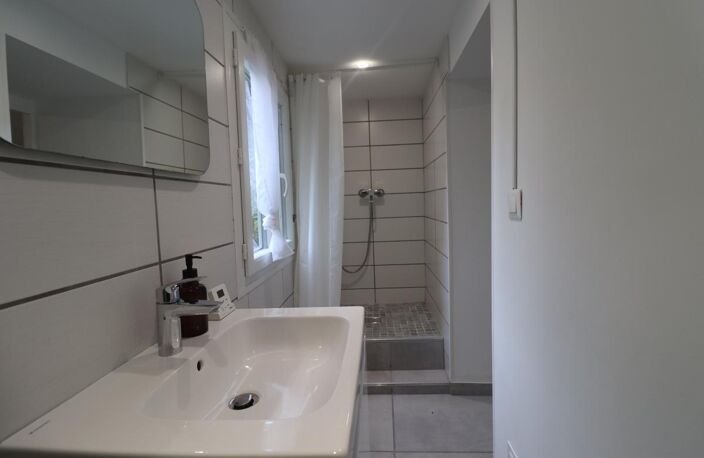 L'ESCARENE - Appartement MEUBLE À Louer — photo 5