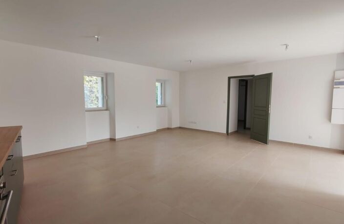 Appartement T3 entièrement rénové – 1er étage -  Roquemaure — photo 2