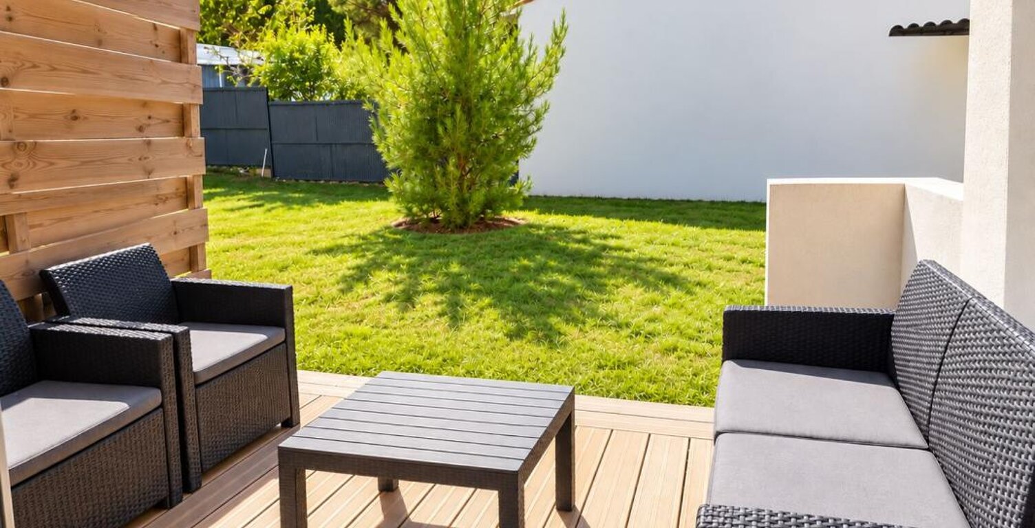 Appartement T2 en rez-de-chaussée avec terrasse et deux stationnements à Angoulins — photo 1