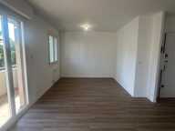 Appartement rénové entièrement - stationnement - cave - climatisation — photo 2