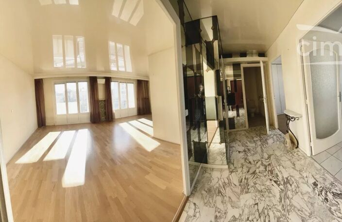 - T3 - 70 m² - PROCHE MONTCHAT - — photo 2