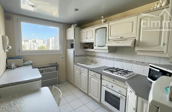 - T3 - 70 m² - PROCHE MONTCHAT - — photo 3