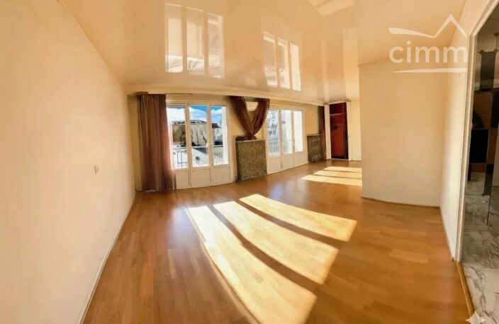 - SUPERBE T3 - 70 m² -  GRANDCLÉMENT - — photo 3