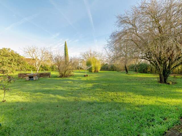Tournefeuille maison individuelle sur terrain 3000 m2 avec garage, dépendances et piscine — photo du bien