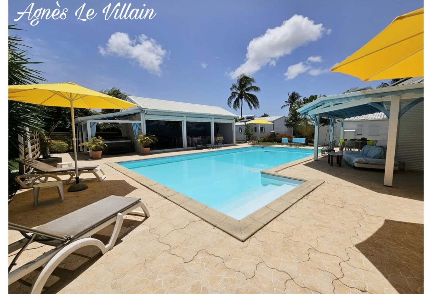 Propriété Touristique avec Villa, 6 Bungalows, Piscine et Espace Réception — photo 1