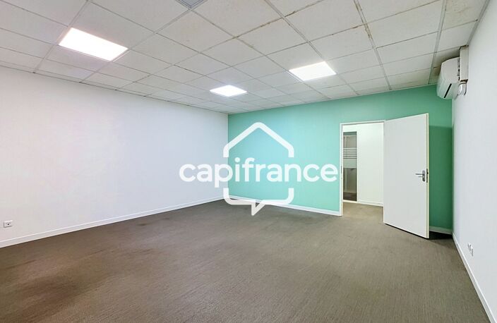 Local/bureau 48 m² A LOUER Moudong BAIE MAHAULT (971) — photo 2