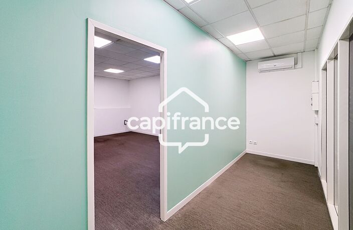Local/bureau 48 m² A LOUER Moudong BAIE MAHAULT (971) — photo 3