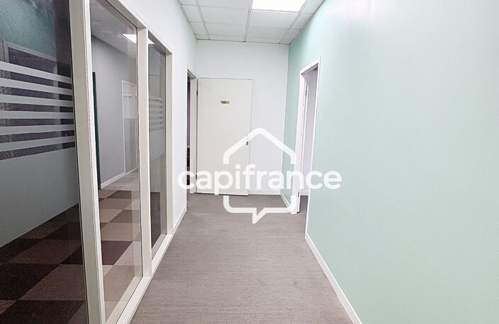 Local/bureau 48 m² A LOUER Moudong BAIE MAHAULT (971) — photo 4
