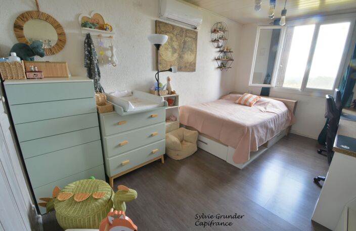 Appartement à vendre Duplex plein de charme 2 chambres avec grand balcon SAINT SAVOURNIN (13) — photo 5