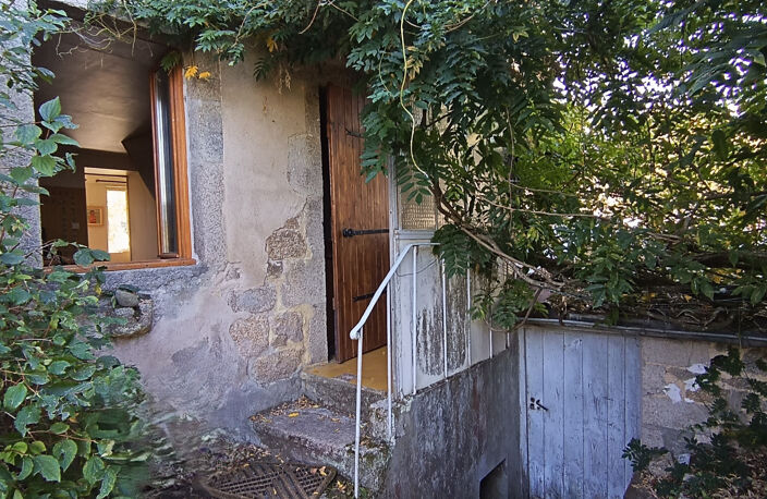 Corps de ferme à vendre 6 pièces - Atelier - Hangar - Dépendances - Terrain 1952 m2 à LACHAUX (63290) — photo 3