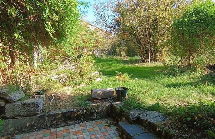 Corps de ferme à vendre 6 pièces - Atelier - Hangar - Dépendances - Terrain 1952 m2 à LACHAUX (63290) — photo 5