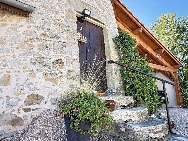 A VENDRE UN ANCIEN MOULIN, UNE VUE À 360° ET PRÈS DE 6 000 m² DE TERRAIN — photo du bien