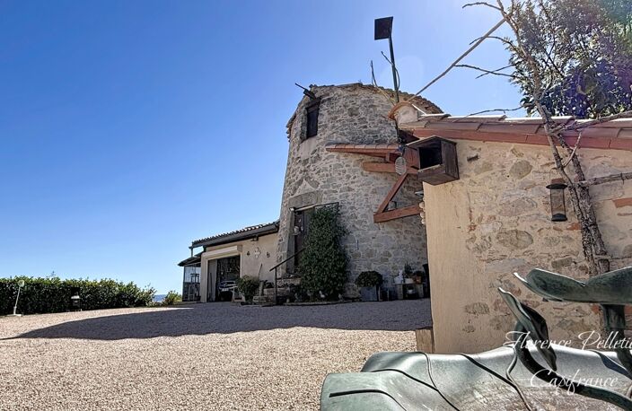 A VENDRE UN ANCIEN MOULIN, UNE VUE À 360° ET PRÈS DE 6 000 m² DE TERRAIN — photo 2
