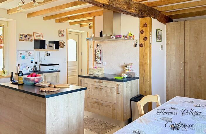 A VENDRE UN ANCIEN MOULIN, UNE VUE À 360° ET PRÈS DE 6 000 m² DE TERRAIN — photo 5