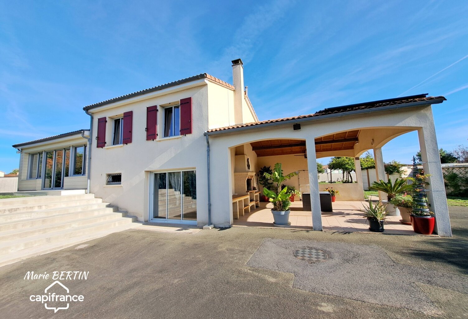 Maison à vendre 8 pièces et annexe avec 2 T2 SAINT ROMANS LES MELLE (79) — photo 1