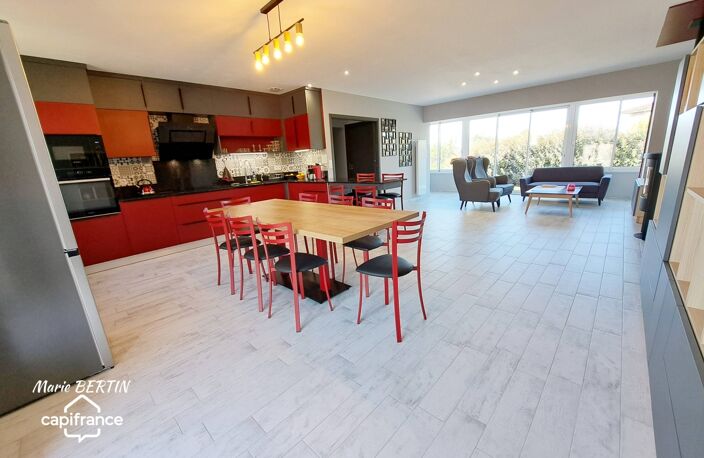 Maison à vendre 8 pièces et annexe avec 2 T2 SAINT ROMANS LES MELLE (79) — photo 2