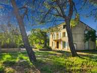 BELLE DEMEURE EN PIERRE DE 228 M² – 2 615 M² DE TERRAIN – DÉPENDANCES – UN POTENTIEL EXCEPTIONNEL — photo 2