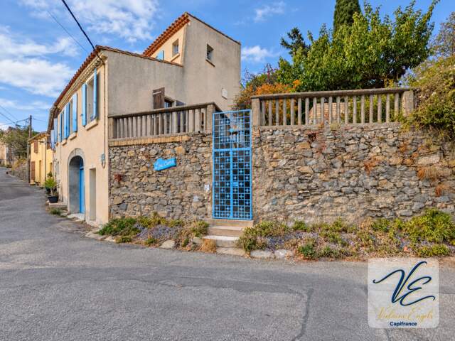 ARGENS-MINERVOIS – Maison de caractère avec 4 chambres, terrasses, jardin arboré et garage — photo du bien