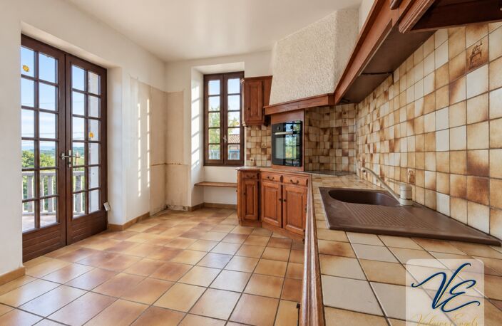 ARGENS-MINERVOIS – Maison de caractère avec 4 chambres, terrasses, jardin arboré et garage — photo 3