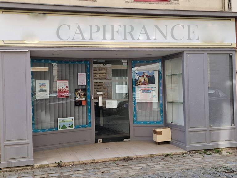 Local/bureau à vendre PONTRIEUX (22) — photo 1