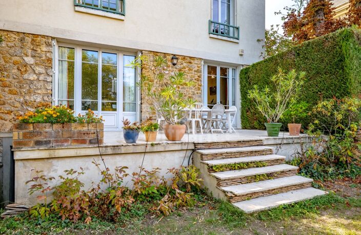 LE CHESNAY, PLATEAU SAINT ANTOINE, PROCHE VERSAILLES MAISON à VENDRE de 220 m2 avec 7 chambres - JARDIN — photo 2