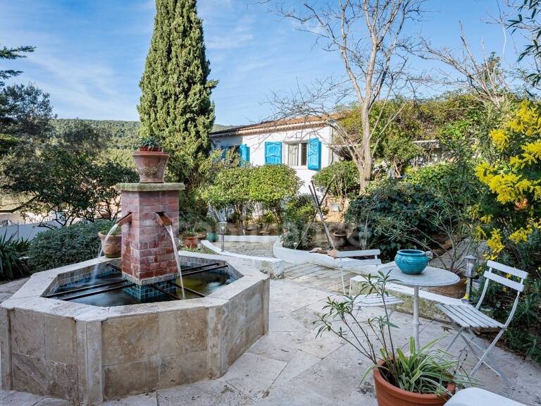 Maison à vendre 4 pièces CEYRESTE (13) sur 110 M2 de terrain, grande piscine, garage, parkings — photo 1