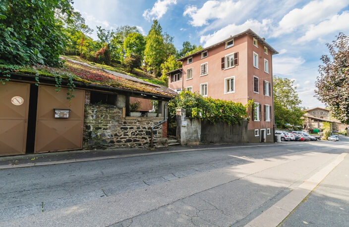 Maison à vendre 8 pièces - 275m2 - 4 Ch. + 2 studios - COURZIEU (69) — photo 3