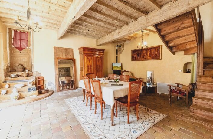 Maison à vendre 8 pièces - 275m2 - 4 Ch. + 2 studios - COURZIEU (69) — photo 4