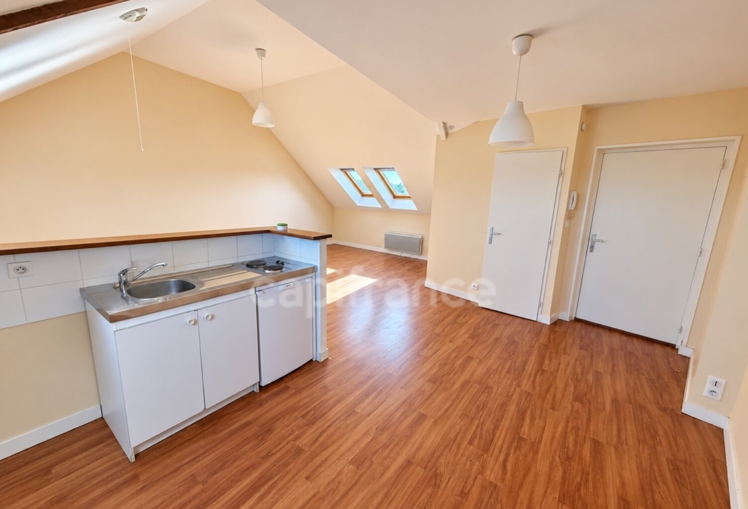 EXCLUSIVITÉ - Appartement à vendre 1 pièce CHATEAUNEUF DU FAOU (29) — photo 1