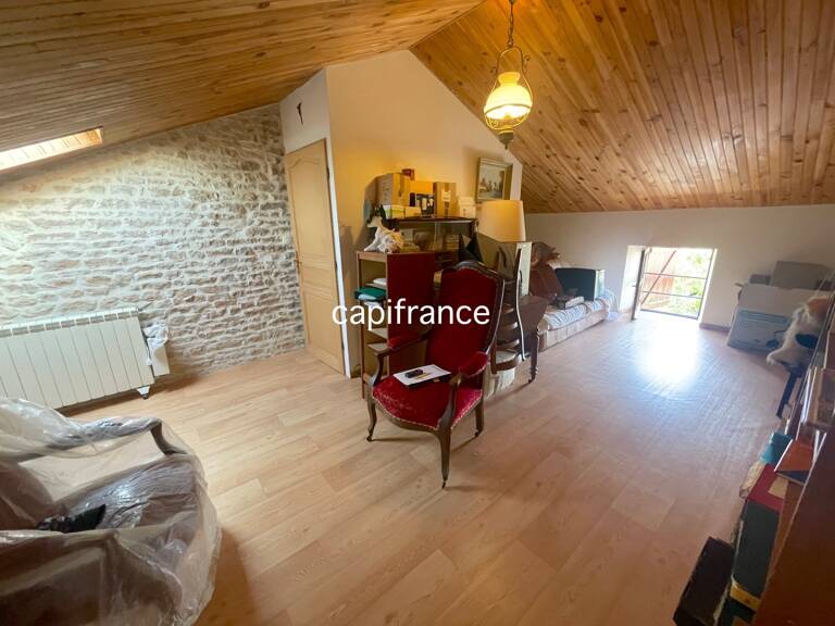 Grange à fort potentiel pour résidence principale ou investissement LA TAILLEE (85) — photo 1