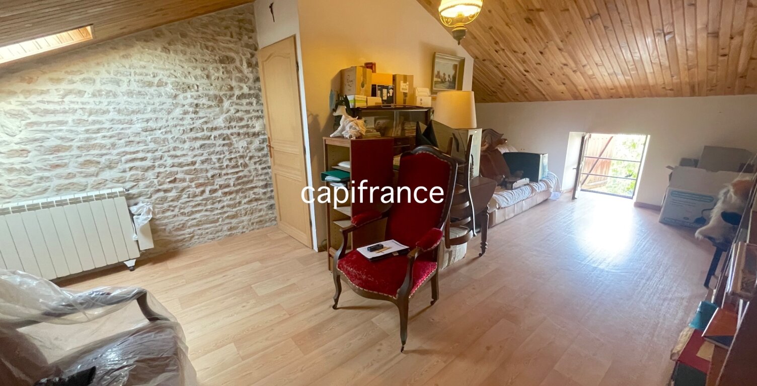 Grange à fort potentiel pour résidence principale ou investissement LA TAILLEE (85) — photo 1