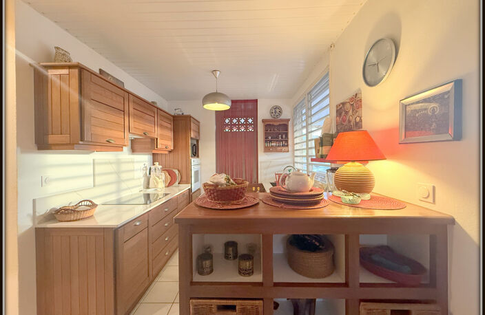 A VENDRE A KOUROU (GUYANE FRANCAISE) UNE MAGNIFIQUE MAISON INDIVIDUELLE T5 de 91 m² - TERRAIN DE 425 m² - AU PRIX DE 307 000 € — photo 2