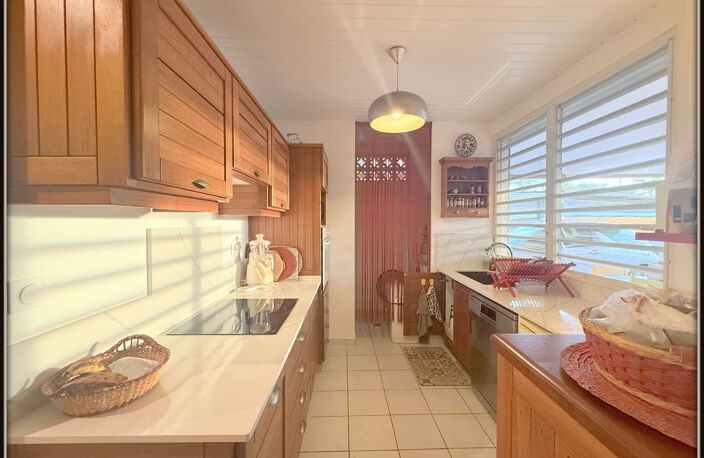 A VENDRE A KOUROU (GUYANE FRANCAISE) UNE MAGNIFIQUE MAISON INDIVIDUELLE T5 de 91 m² - TERRAIN DE 425 m² - AU PRIX DE 307 000 € — photo 3